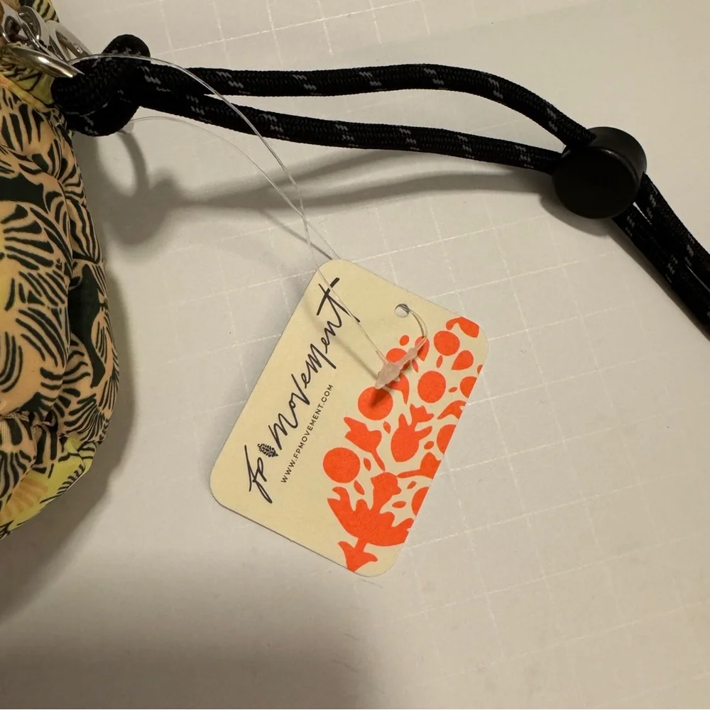 FP Movement by Free People Quilted Mini Pouch NWT - Picture 3 of 11